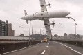 لحظه سقوط هواپیمای تایوانی+عکس
