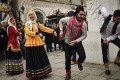 تصویر روز: رقص و شادمانی در خیابان های رشت